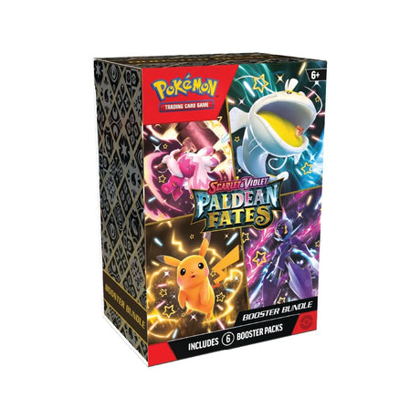 Paldean Fates Bundle vključuje 6 booster paketov, vsak z 10 Pokémon kartami in osnovno energijo, karte so naključne.